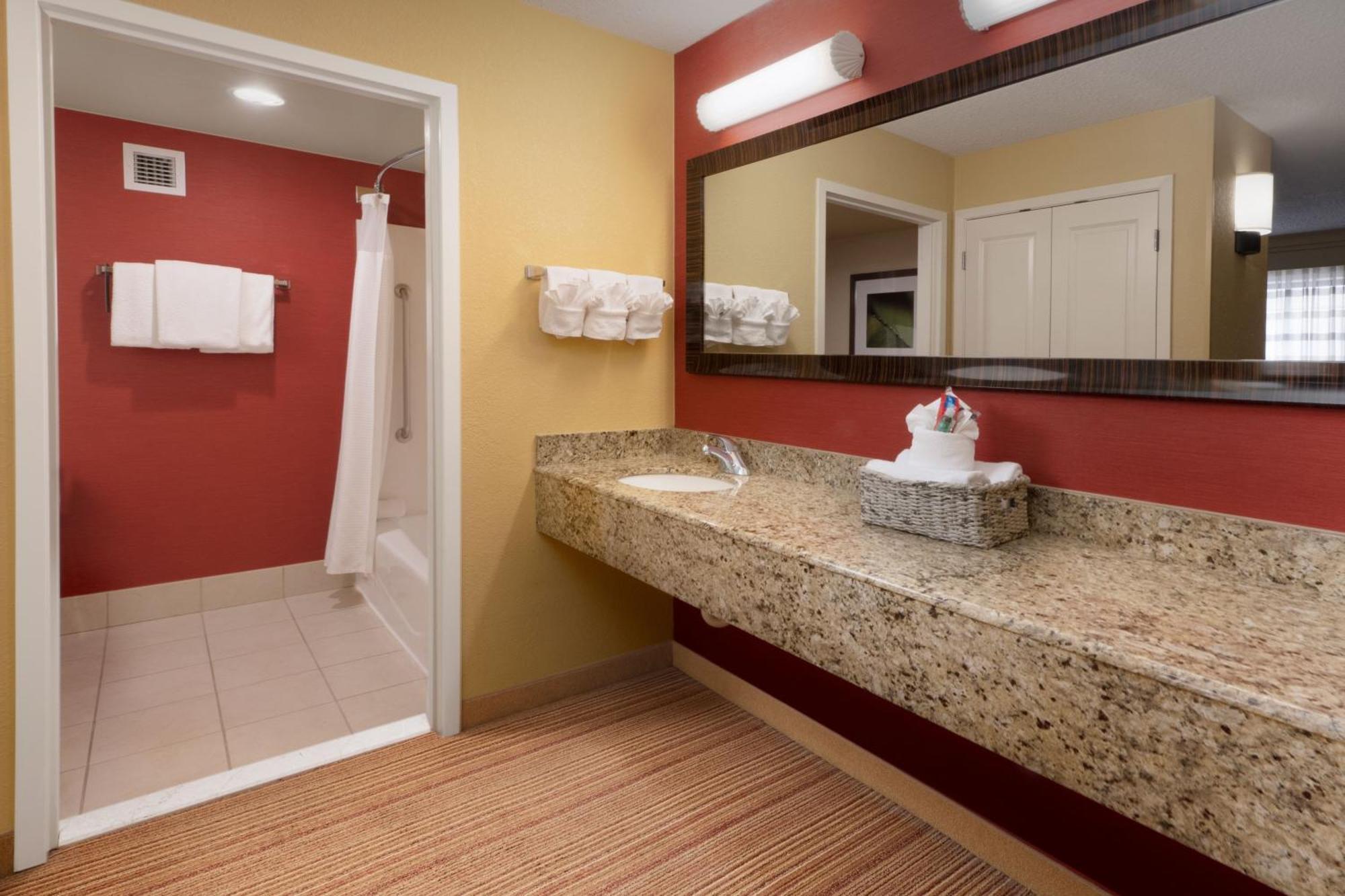Courtyard By Marriott Dallas Plano In Legacy Park Exterior foto